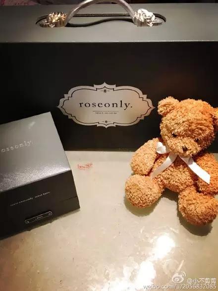 她们的情人节，虐狗指数绝对不逊于昆凌