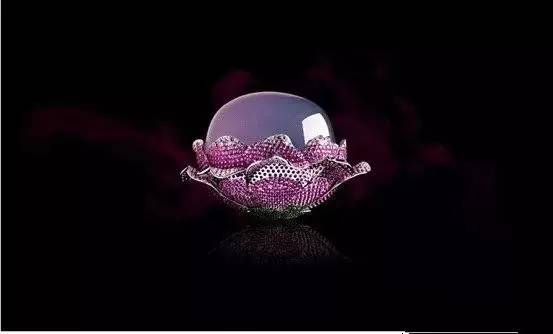 粉色紫罗兰翡翠,女人喜爱的珠宝