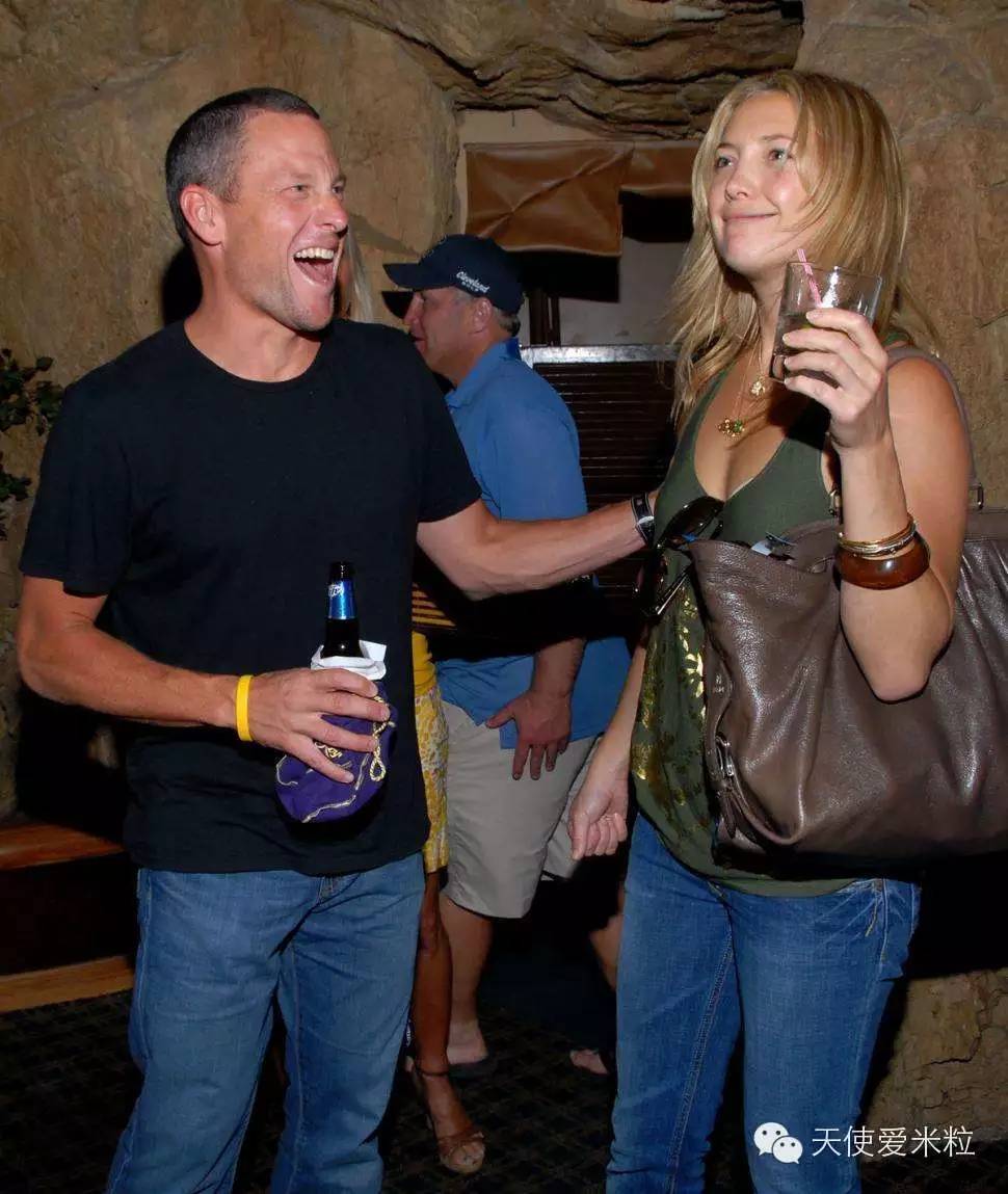 凯特哈德森墨镜遮面,凯特哈德森红毯秀