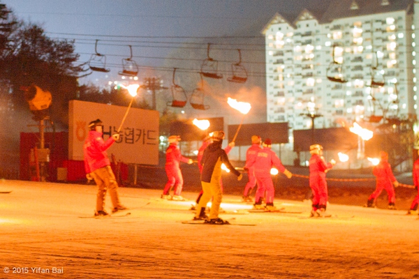 在滑雪场滑雪的过程是什么,乌鲁木齐滑雪场跨年