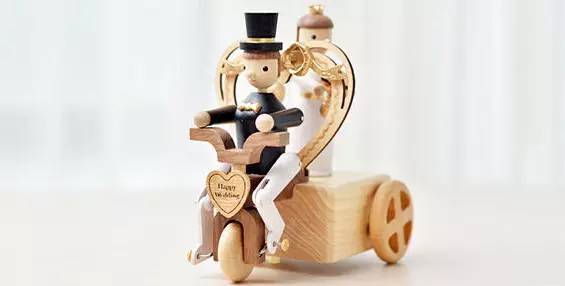 「昕薇FM」这些礼物送女生不贵又有品位，你的男票不用再犯愁了！