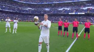 皇马给c罗圆梦金球,皇马名宿们到主场展示c罗5个金球