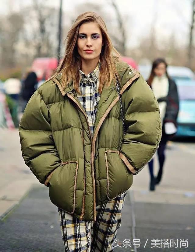 改变了以往羽绒服臃肿的缺点,穿起来显胖的长款羽绒服