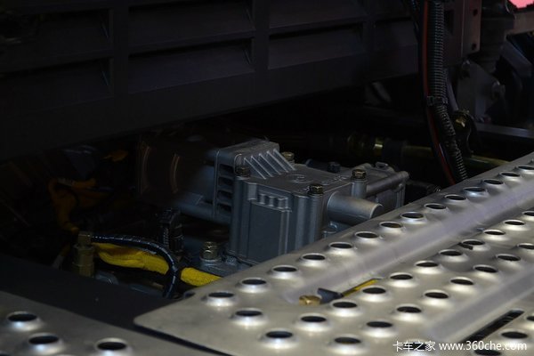 欧曼est620马力和汕德卡680对比,欧曼gtl520和汕德卡510哪个动力好