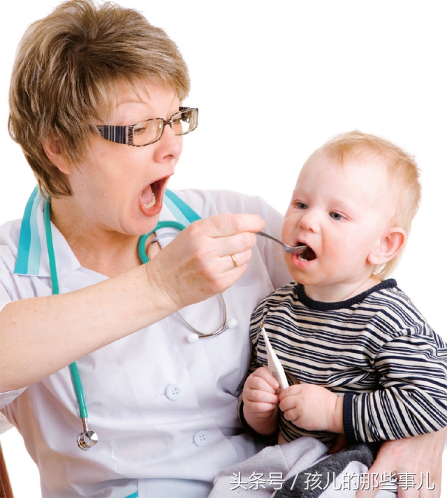 怎么给宝宝喂药才不吐出来,给宝宝喂药重复了怎么办