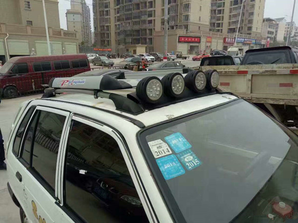 3000买了一辆04款的二手奥拓,小伙开回村里,人们都说赚了