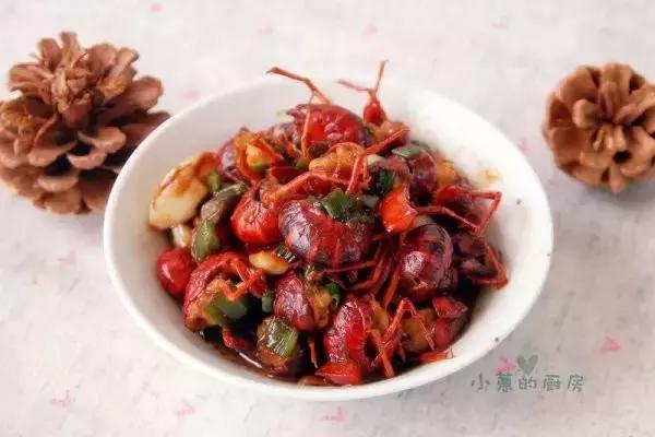 好看得不像实力派的虾贝勒，春晚和您聊聊小龙虾