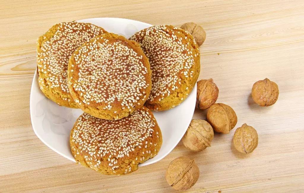 山西美食太谷饼简介,山西风味太谷饼