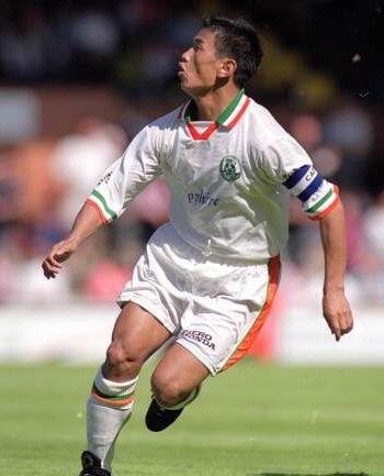 一张典型的*藏西**人面孔,印度足球旗帜人物,曾留洋英格兰联赛!