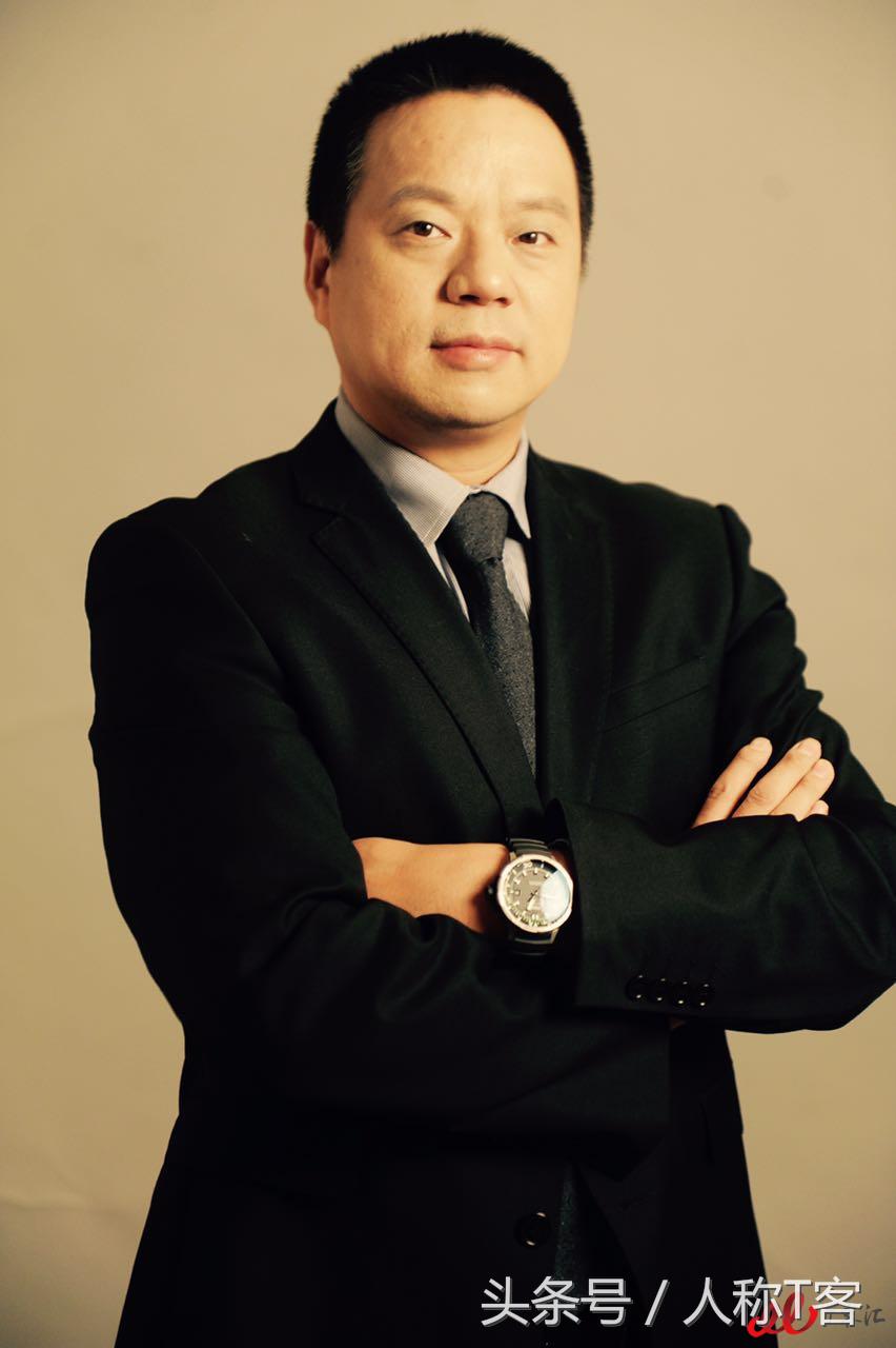 红海蓝灯，穿越传统迷雾的创新之光