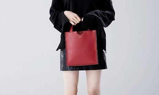 听说新年背“红包”能添财运!