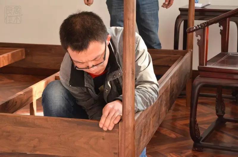 青岛实木定制床,珠海定制简约实木床