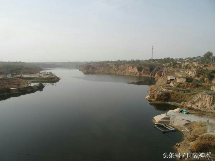 陕北俊俏女子勇闯袁家村大嘴吃四方