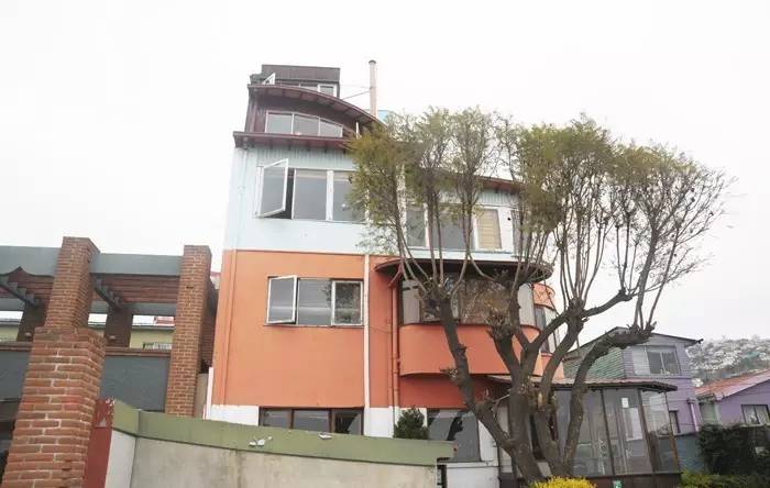 聂鲁达说，没有玩具我就没法活！那么，来看看大诗人怎么活的吧