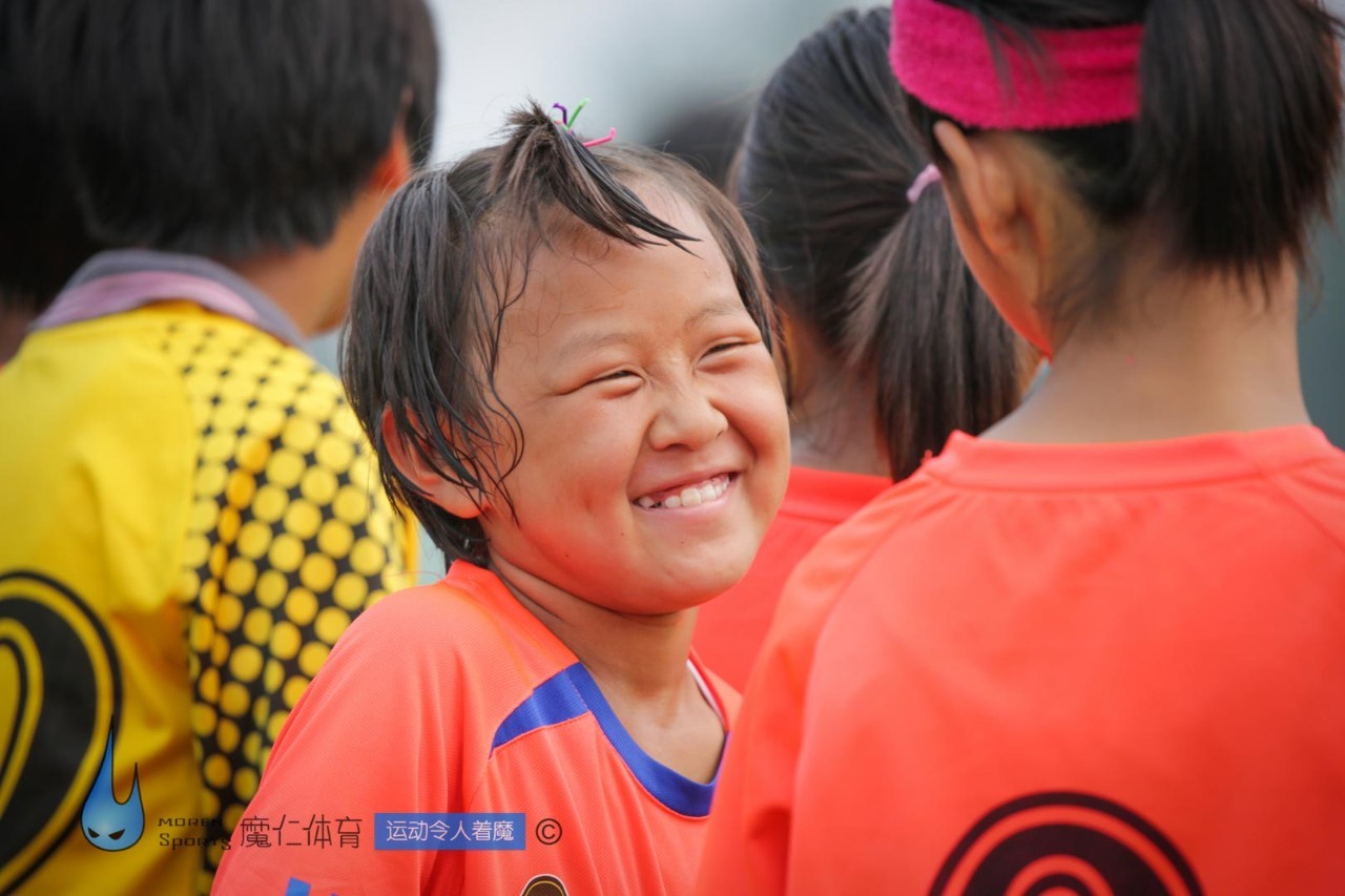 足球女孩反差转场,定格女生版