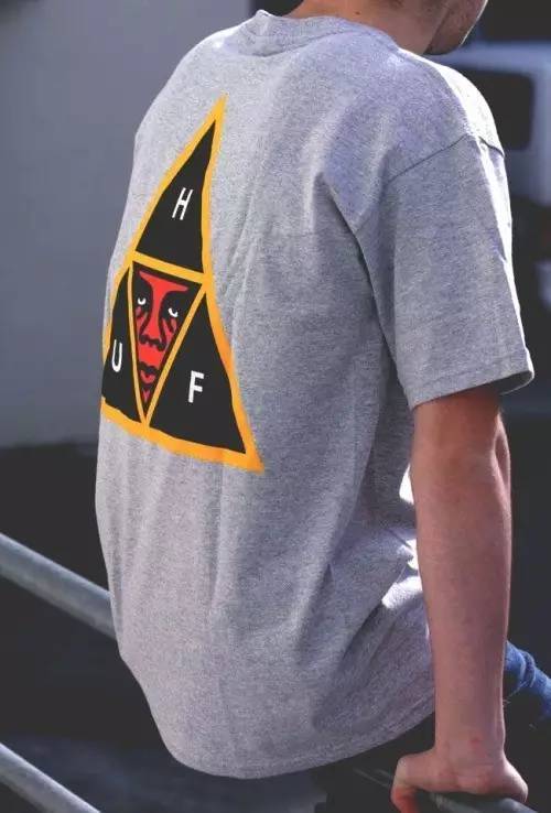 买不起太贵的潮牌,最难买的supreme