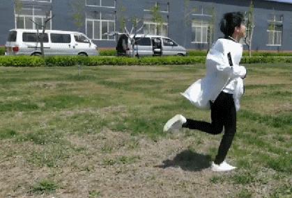 张杰王俊凯跨年,王俊凯跳少林英雄