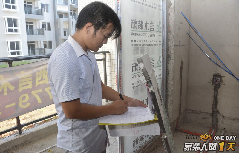 他拒绝业主抛出高薪去美国做工程监理的邀约，而是选择回北海