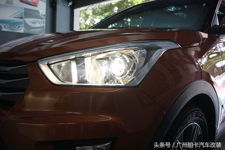 现代ix25大灯改透镜全过程,现代ix25大灯灯光怎么调