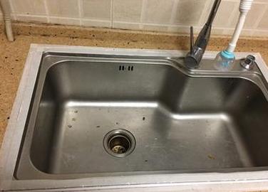 去除水槽发霉的胶,厨房水槽胶发霉了