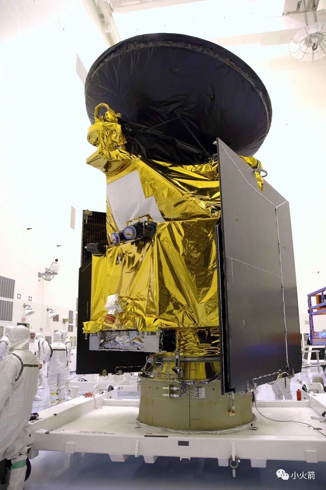 卫星上黄色膜是什么,卫星表面金色薄膜