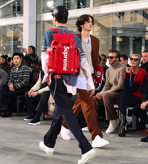 lv和supreme联名暴力熊多少钱,supreme好还是lv好