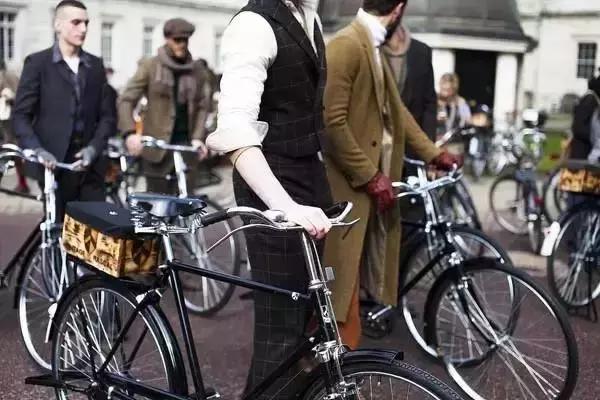 胡八一进入古城,胡八一探索美式情怀