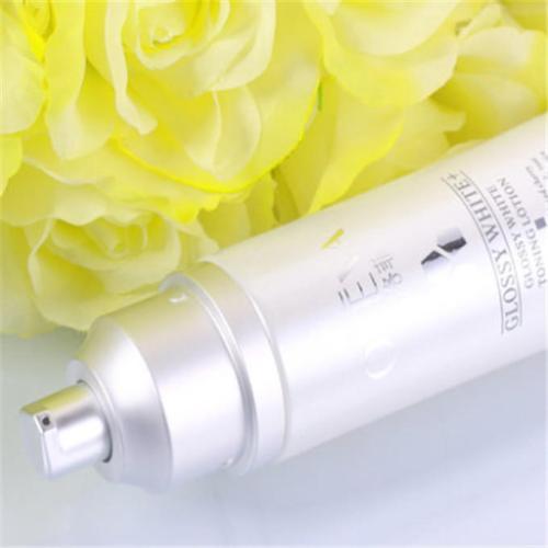 冬天用热水洗脸脱皮,热水洗脸干燥怎么办