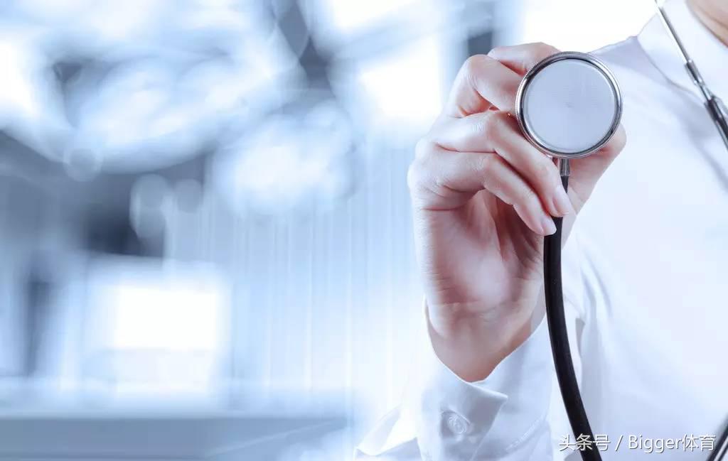 跑步的时候胸口疼怎么缓解,冬天跑步胸口疼是怎么回事