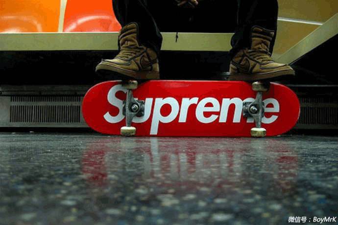 lvsupreme联名套装,supreme最难抢的联名