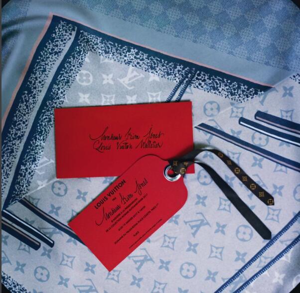 lv和supreme联名暴力熊多少钱,supreme好还是lv好