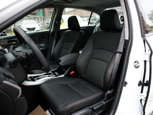 如何评价新一代雅阁的造型,老车欣赏翻新后的六代雅阁