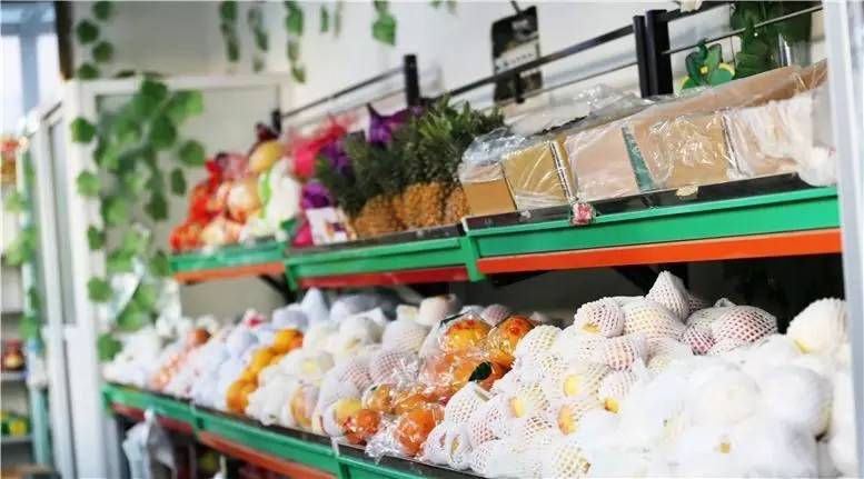 买水果就到合力超市里,买水果就到国民水果