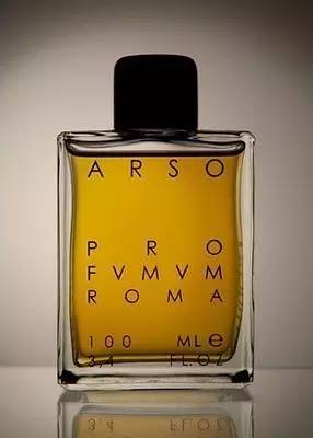 10款适合冬天的香水暖得像个拥抱 (适合秋冬的香水推荐淡香)