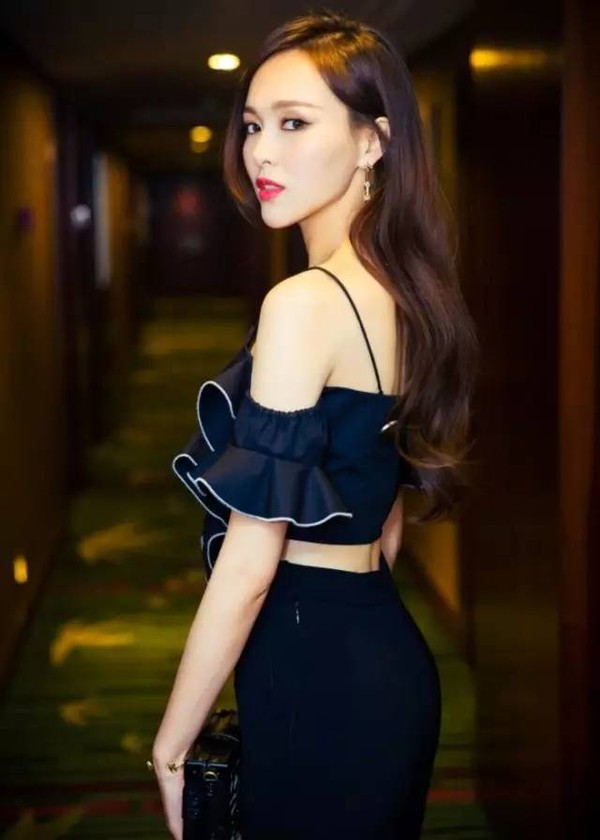 大红唇特别显老,大红唇真的很考验气质