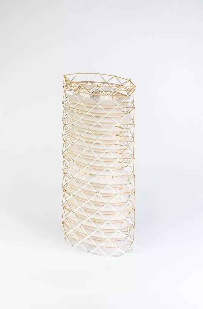 摩天大楼的浪漫 (浪漫的摩天大楼)