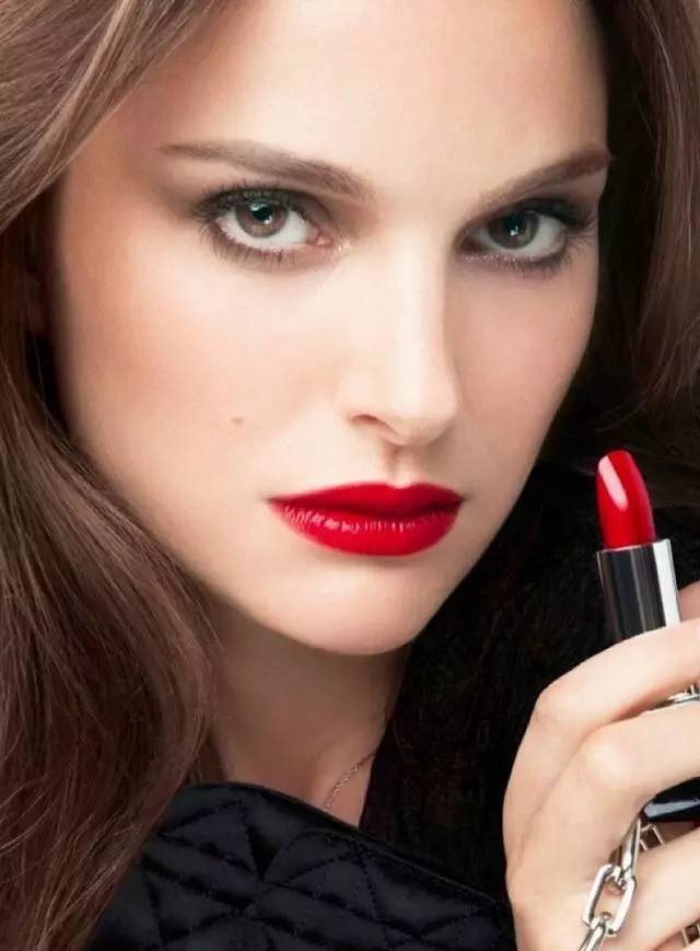 董卿口红蜜汁抢头条，这支网RED口红究竟是哪款？baby杨幂刘诗诗迪丽热巴……女明星同款唇色你也可以get！