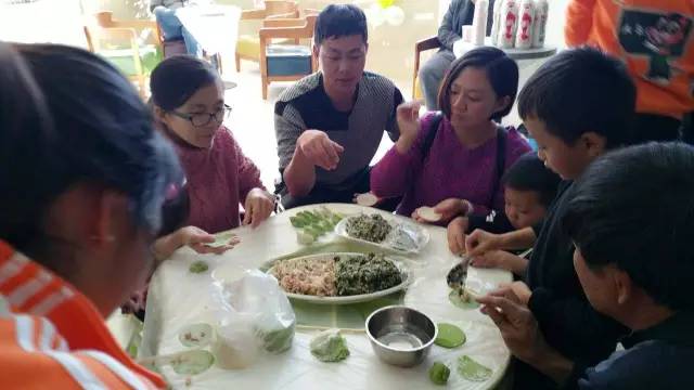 只是一顿饺子的事，芒市洛基山的孩子都能玩出新花样！