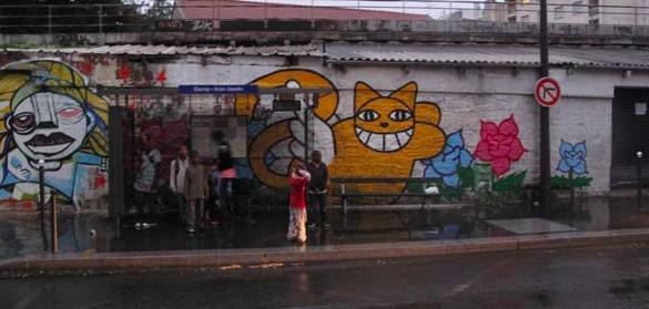 有一个街头艺术家把一只猫涂遍了巴黎,后来它遍布了全世界