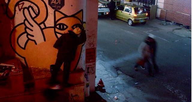 有一个街头艺术家把一只猫涂遍了巴黎，后来它遍布了全世界