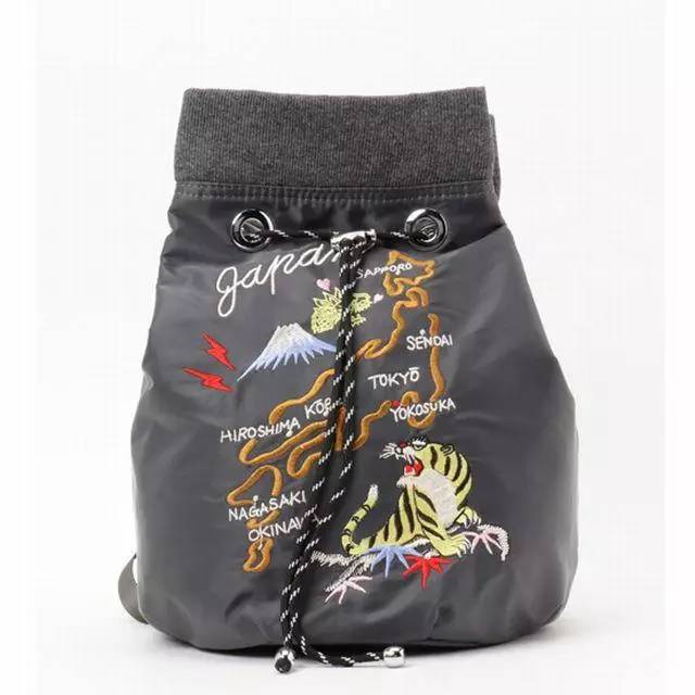 你们看日剧时都只看脸，却没看到16年这三大热门包款！