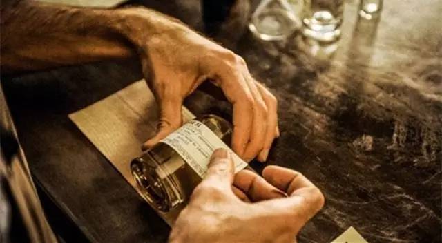 jomalone香水怎么辨真假,jomalone香水有酒精味