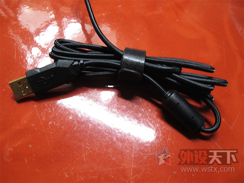 烧友评测电脑,irocks幻彩蛹鼠标