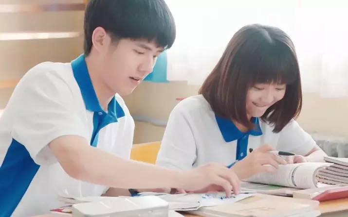 吴磊刘昊然tfboys同台,刘昊然tfboys四大鲜肉同台