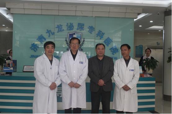 公益活动与医疗技术齐抓济南九龙争做百姓放心医院