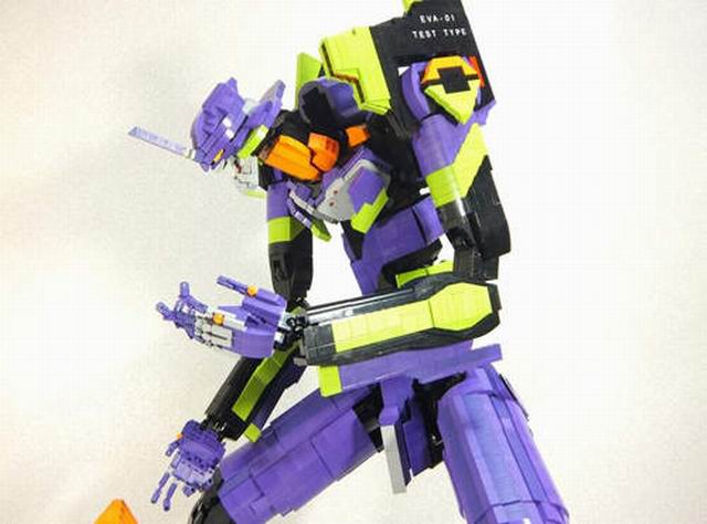 岛国手工帝花3年时间打造与小学生等高的“乐高初号机”