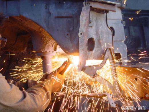 大切诺基改途乐底盘,老款途乐改装版