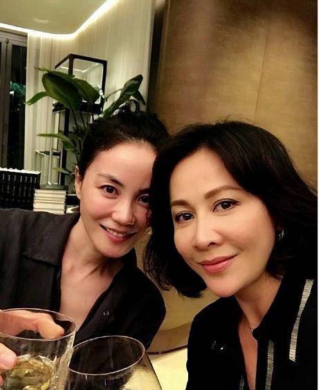 郑爽鹿晗王菲,圈内出门不化妆的清流们,看起来很路人又如何?