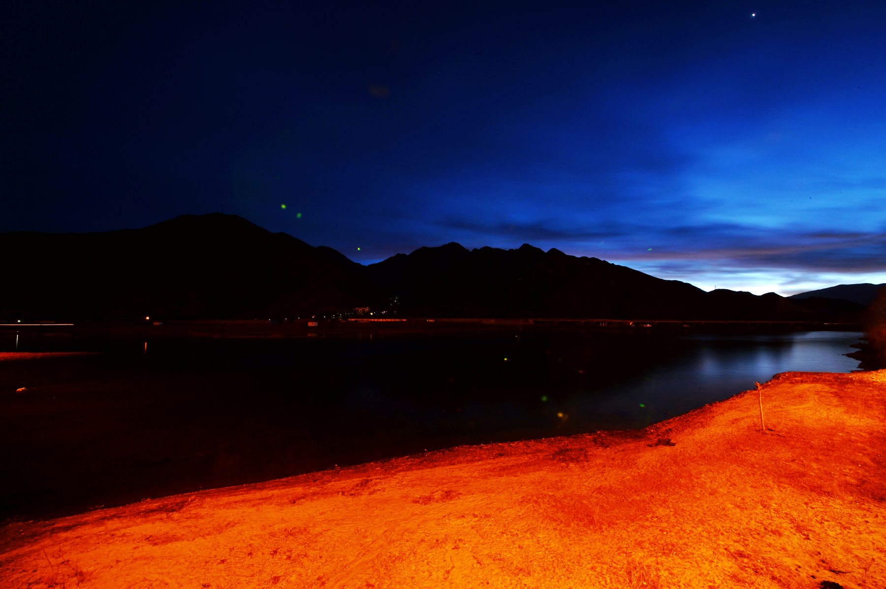 河道被挖开,被挖出来的河