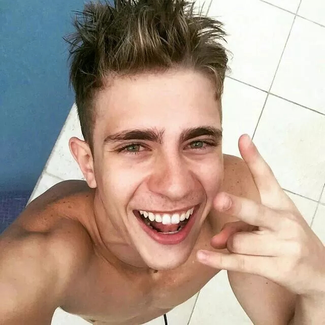 小众欧美男头图集,好看又不渣的欧美男头